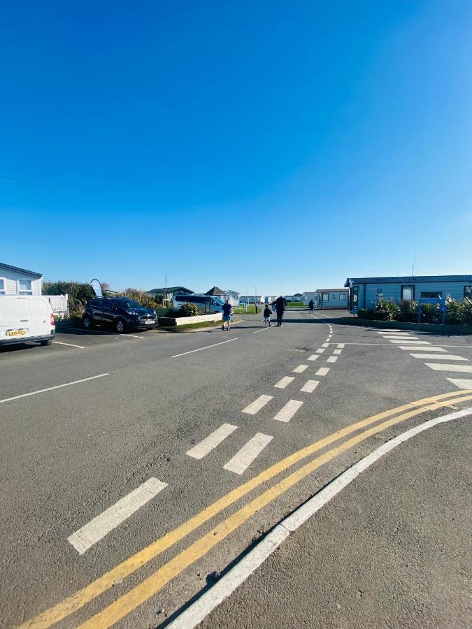 Parkdean Resorts Camber Sands Caravan 2023 Exterior photo